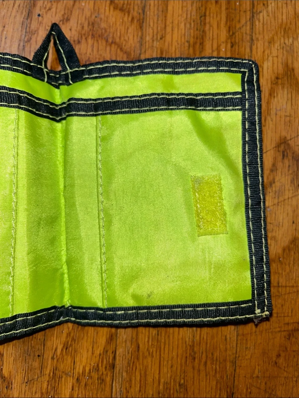 Marvel Incredible Hulk 2008 Retro Graphic Velcro Wallet - Green Black